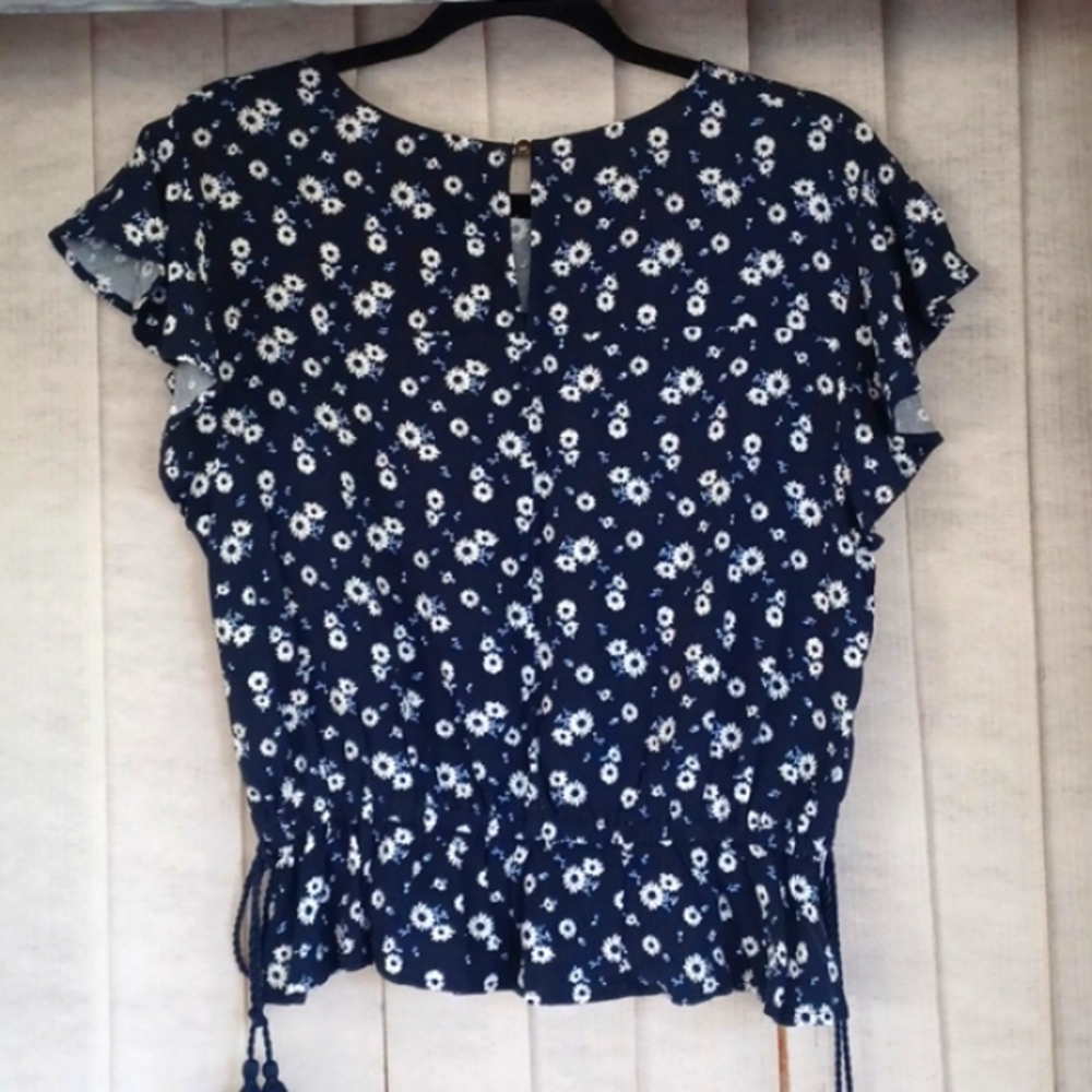 Floral blouse - Picture 4 of 6
